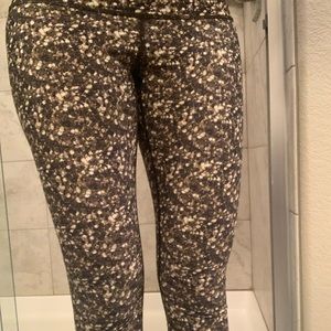 Lululemon Shine Tight Leggings size 6